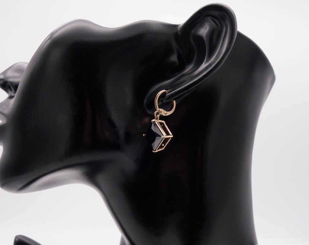 Gold ummantelte Black Square Ohrringe - Ikra's Boutique