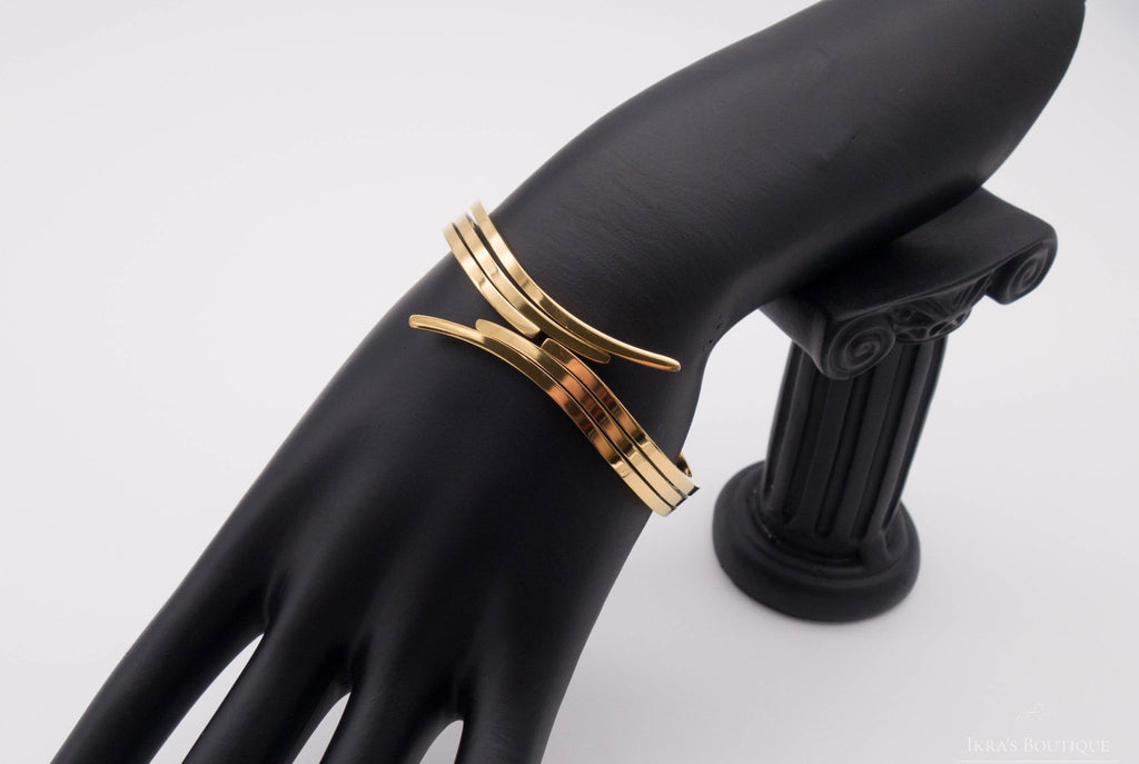 Gold Ummanteltes Inverted Directions Armband - Ikra's Boutique